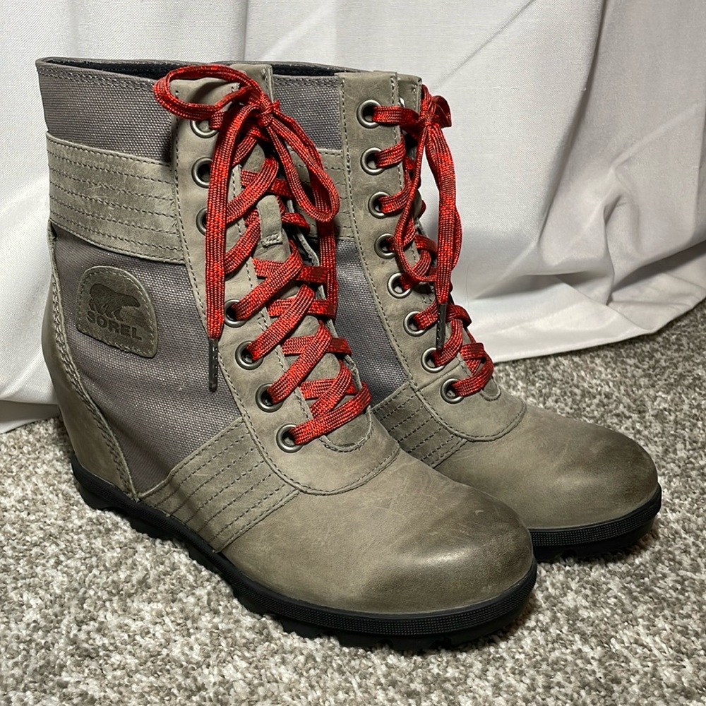 Sorel Lexie Wedge Boot size 9.5